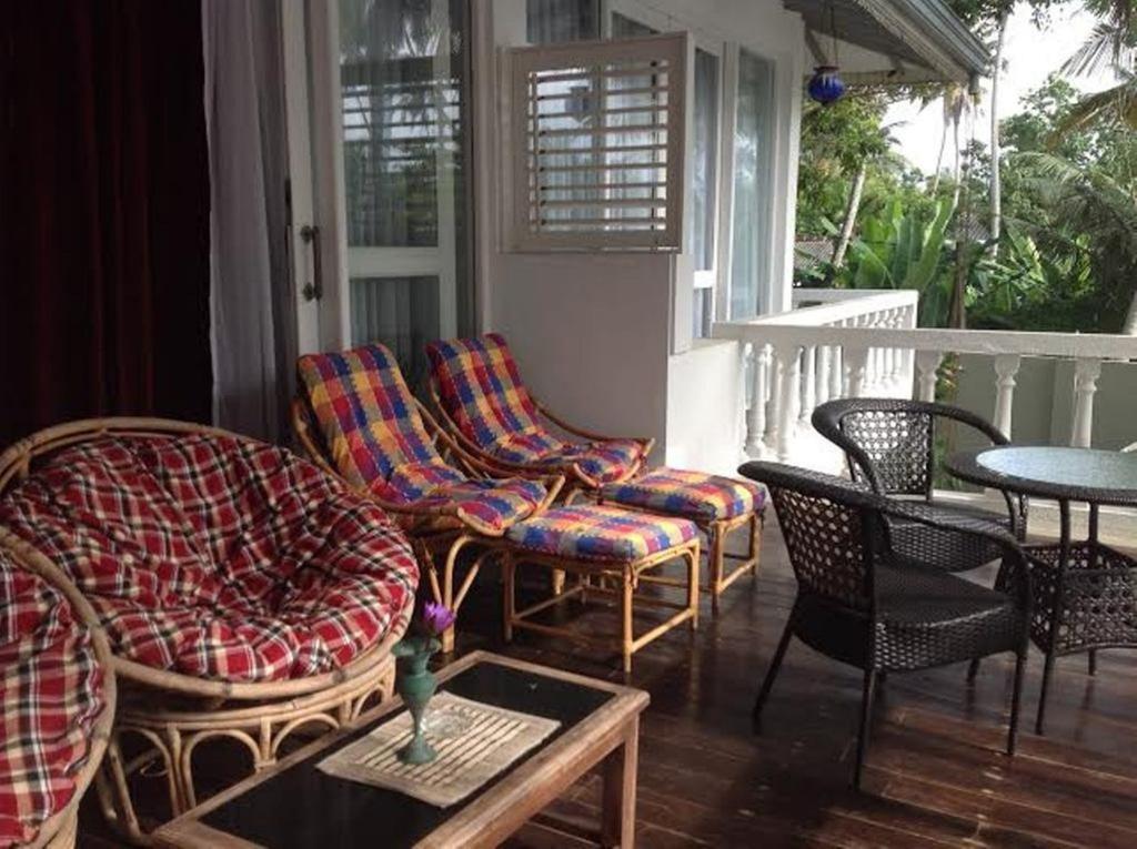 Number One Mirissa Hotel Room photo