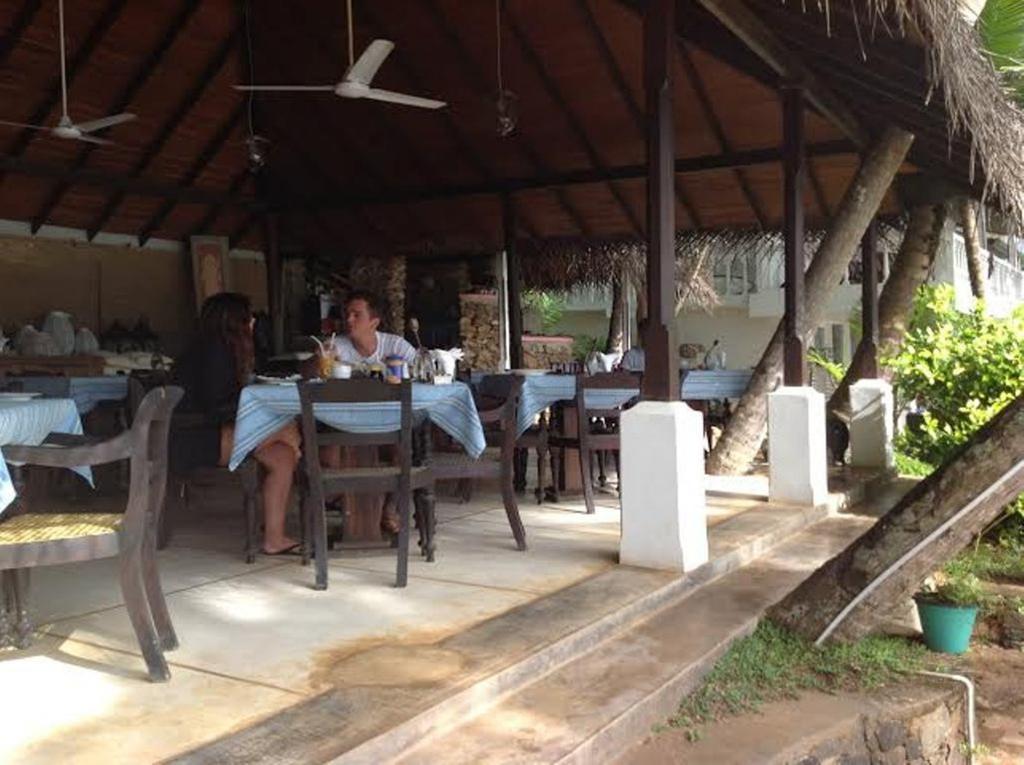 Number One Mirissa Hotel Exterior photo
